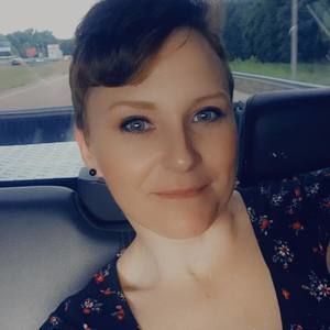 Meet your Posher, Emilie